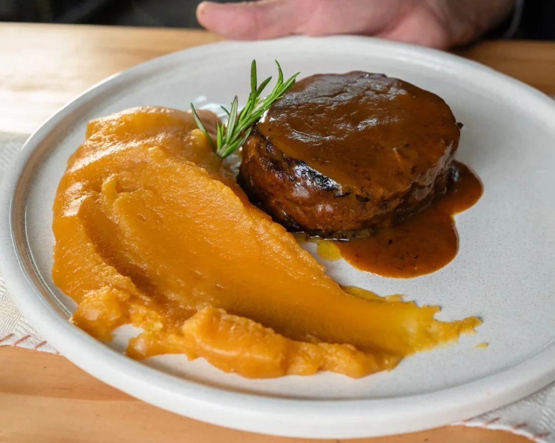 BONDIOLA BRASEADA / BRAISED PORK
